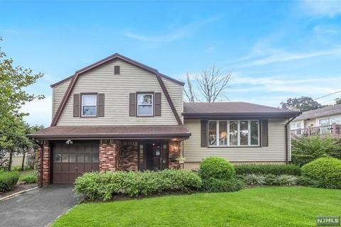 64 Juniper Ln, Paramus, NJ 07652 photo 1