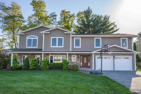 23 Chicopee Dr, Wayne, NJ 07470 photo 1
