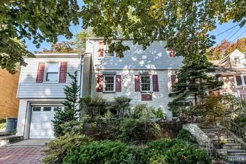 541 Winterburn Grv, Cliffside Park, NJ 07010 photo 1