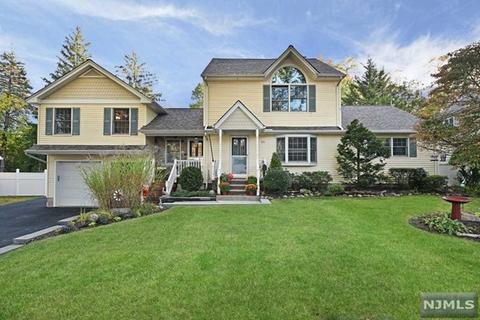 20 Ferndale Rd, Paramus, NJ 07652 photo 1