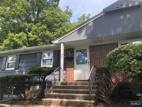 70 Spruce Ter, Wayne, NJ 07470 photo 1