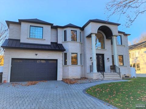 154 Spring Ln, Paramus, NJ 07652 photo 1