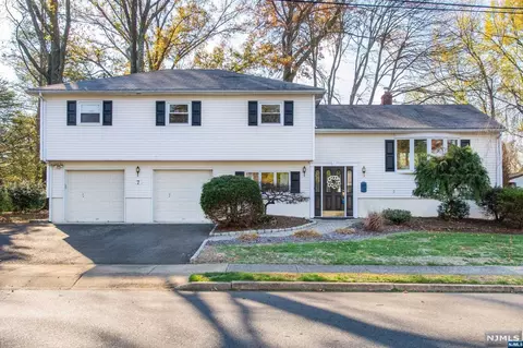 7 Ella Ln, Wayne, NJ 07470 photo 1