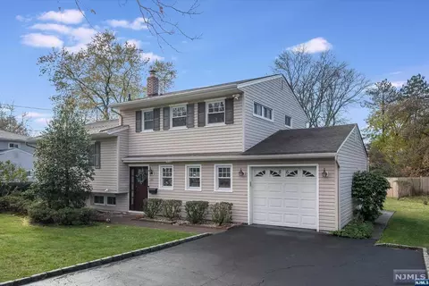 86 Laurel Dr, Springfield, NJ 07081 photo 1