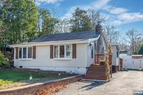 26 Lenape Trl, Wayne, NJ 07470 photo 1