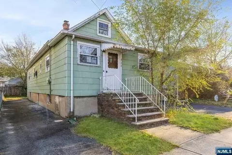 311 Maple Ave, Wallington, NJ 07057 photo 1