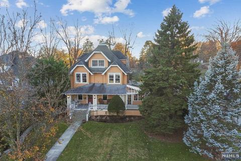 22 Berkeley Pl, Montclair, NJ 07042 photo 1