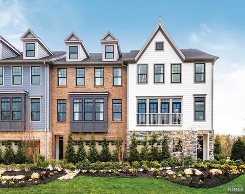 33 Cinnamon Dr, Saddle River, NJ 07458