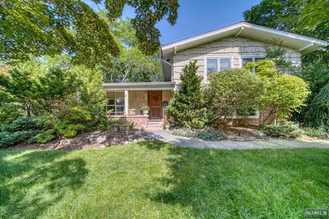 19 Wendy Ln, Closter, NJ 07624