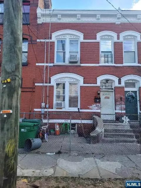 21 Wakeman Ave, Newark, NJ 07104