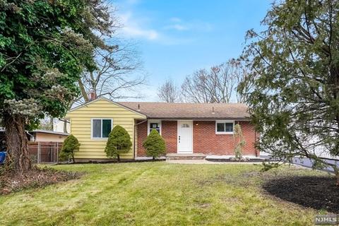 45 Mackay Ave, Paramus, NJ 07652 photo 1
