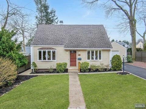 36 Richard Dr, Waldwick, NJ 07463 photo 1