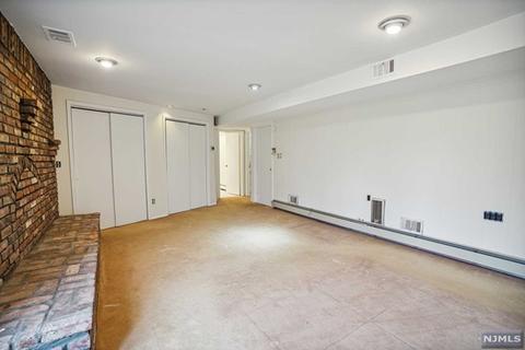 3 Eleron Pl, Wayne, NJ 07470 photo 1