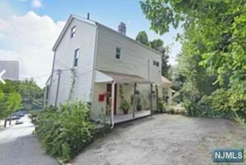 8 Maple St, Edgewater, NJ 07020 photo 1