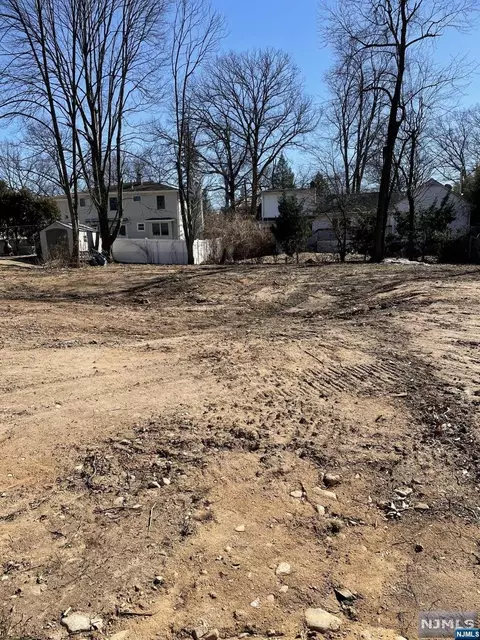 989 Adams Pl, Twp Of Washington, NJ 07676
