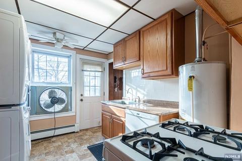 122 Monroe St, Wanaque, NJ 07420 photo 1
