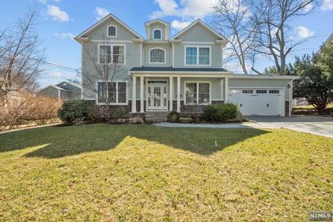 219 Bogert Pl, Paramus, NJ 07652 photo 1