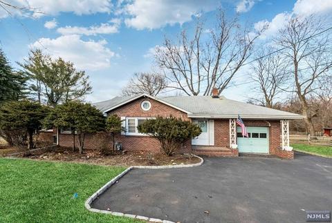 1663 Ratzer Rd, Wayne, NJ 07470 photo 1