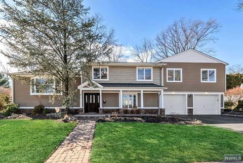 27 Clinton Ln, Wayne, NJ 07470 photo 1