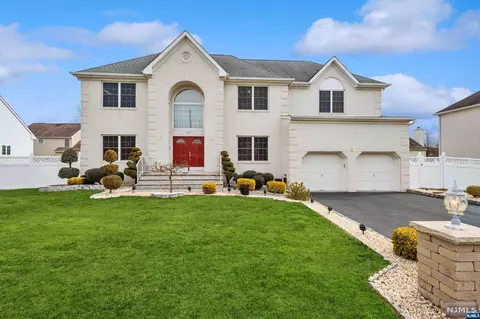 563 Arlington Ave, South Plainfield, NJ 07080