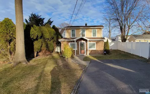 61 10th Ave, Hawthorne, NJ 07506