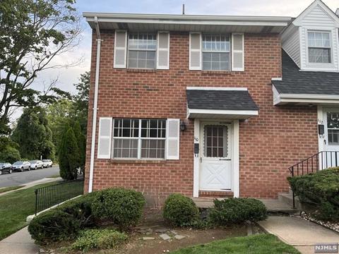 110 Parkview Dr, Teaneck, NJ 07666 photo 1
