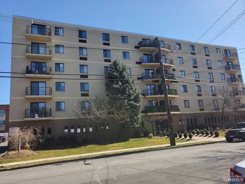300 Park St #4B, Hackensack, NJ 07601 photo 1