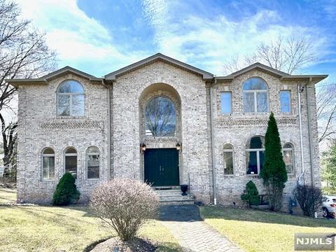 65 Ross Ave, Demarest, NJ 07627