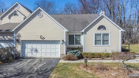 107 Worcester Dr, Wayne, NJ 07470 photo 1