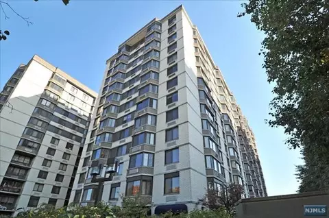 326 Prospect Ave #11B, Hackensack, NJ 07601