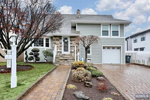 2 Primrose Dr, Wallington, NJ 07057 photo 1