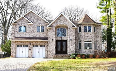 182 Concord Dr, Paramus, NJ 07652 photo 1