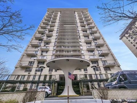 160 Overlook Ave #3F, Hackensack, NJ 07601 photo 1