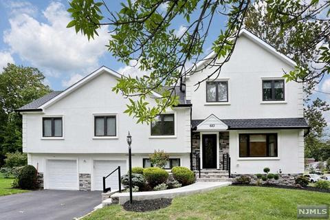 683 Pascack Rd, Paramus, NJ 07652 photo 1