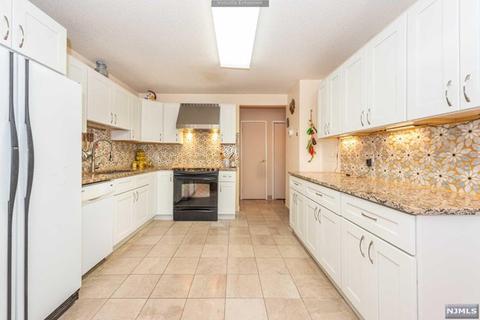 115 Polifly Rd #4B, Hackensack, NJ 07601 photo 1