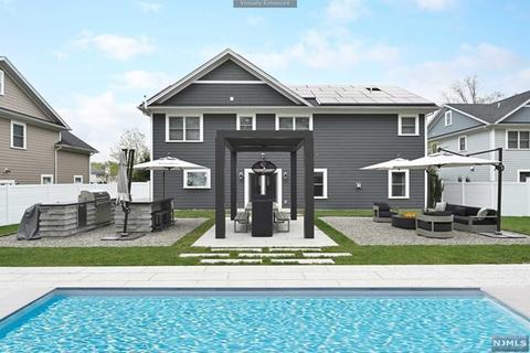 681 Roosevelt Blvd, Paramus, NJ 07652 photo 1