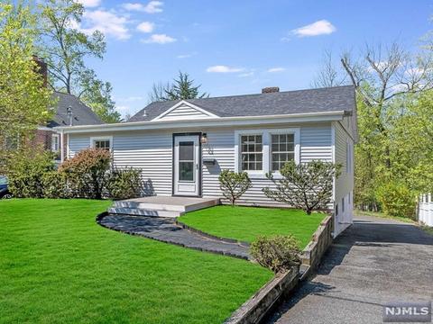 52 Laurel Dr, Wayne, NJ 07470 photo 1