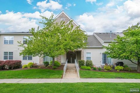 3 Parkside Ct, Wayne, NJ 07470 photo 1
