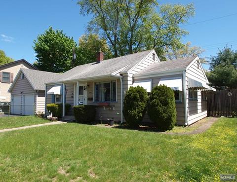 3 Dickens Pl, Wanaque, NJ 07420 photo 1