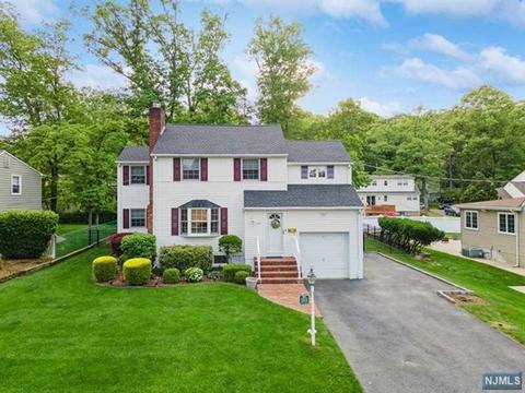 185 Chestnut Dr, Wayne, NJ 07470 photo 1