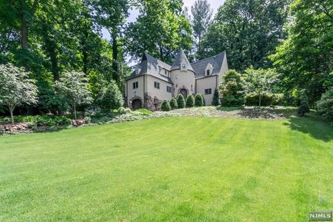 75 Forest Rd, Tenafly, NJ 07670 | 28 Photos | MLS #23016026 - Movoto