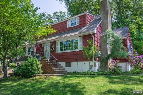 40 Spruce Ter, Wayne, NJ 07470 photo 1