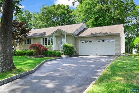 38 Benton Rd, Paramus, NJ 07652 photo 1