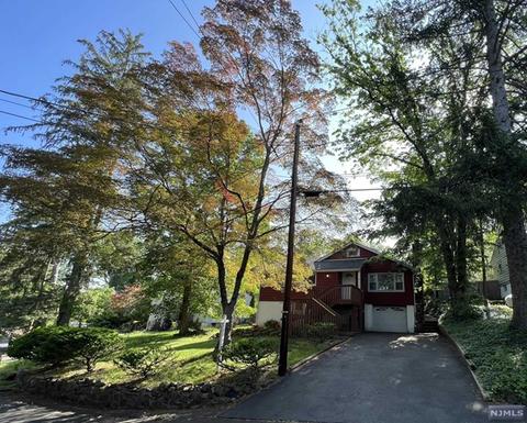33 E Lake Trl, Wayne, NJ 07470 photo 1
