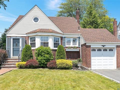 15 Deerfield St, Bergenfield, NJ 07621