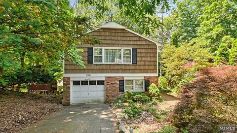 136 Beech Ter, Wayne, NJ 07470 photo 1