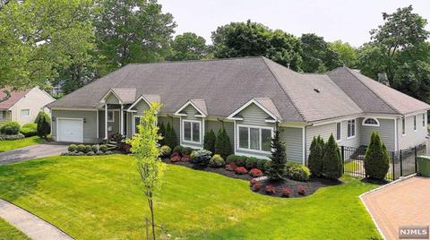 112 Owen Pl, Paramus, NJ 07652 photo 1