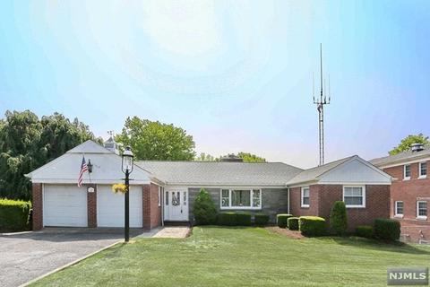 240 N Farview Ave, Paramus, NJ 07652 photo 1