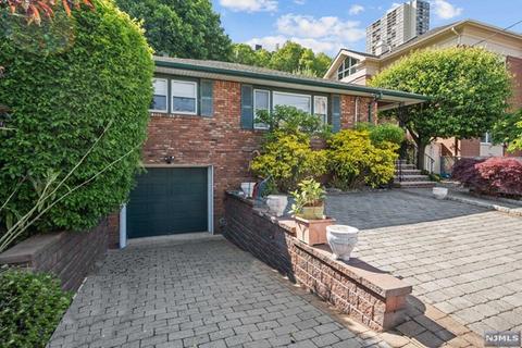 72 Myrtle Ave, Edgewater, NJ 07020 photo 1