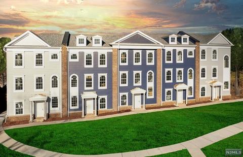 36 Parkside Ln, Teaneck, NJ 07666